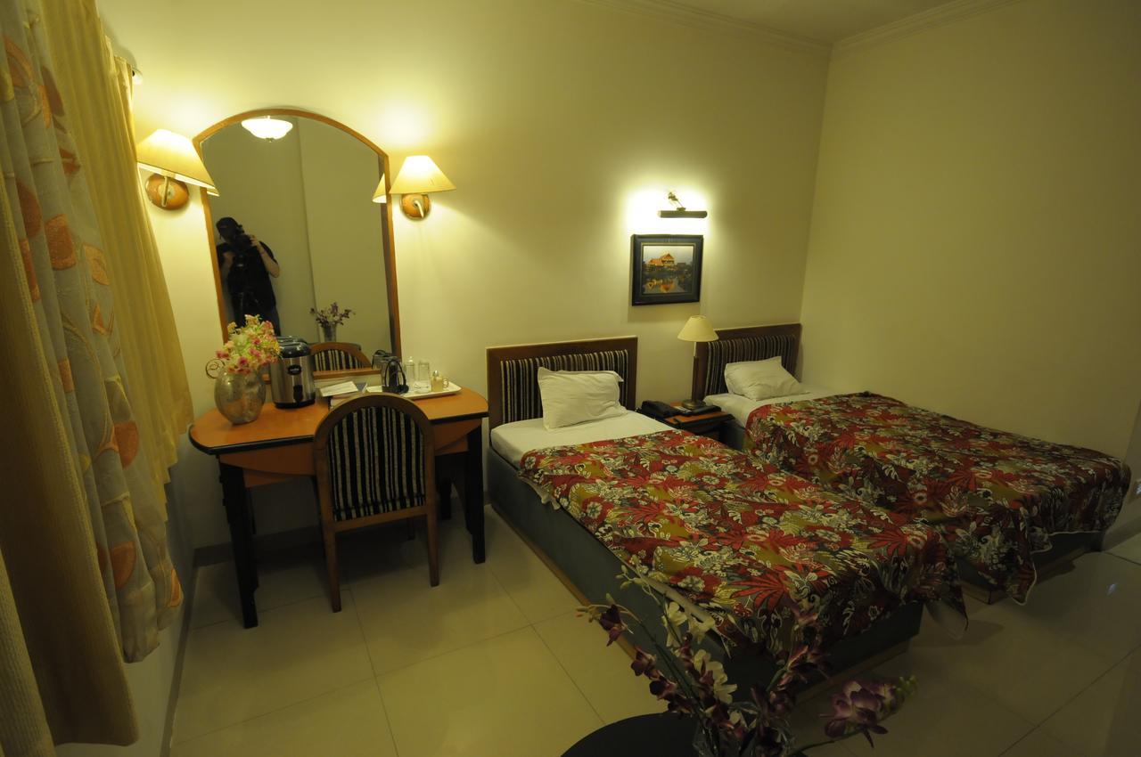 Hotel Grape City Nashik Esterno foto